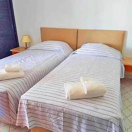Sleeps 6 With Air Con And Wifi Βίλα *