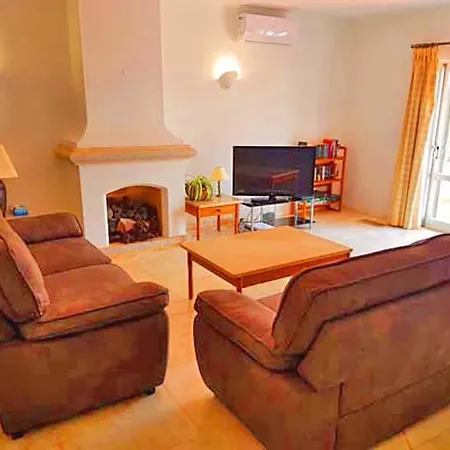 Sleeps 6 With Air Con And Wifi *