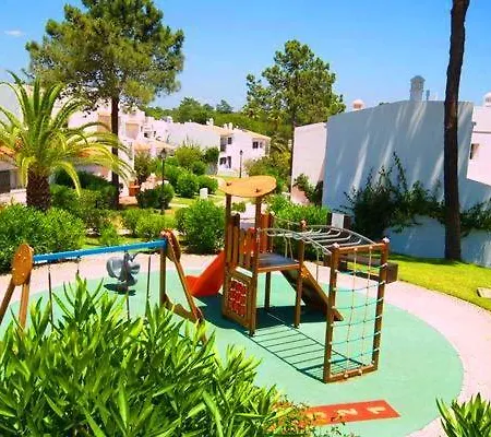 Villa Sleeps 6 With Air Con And Wifi